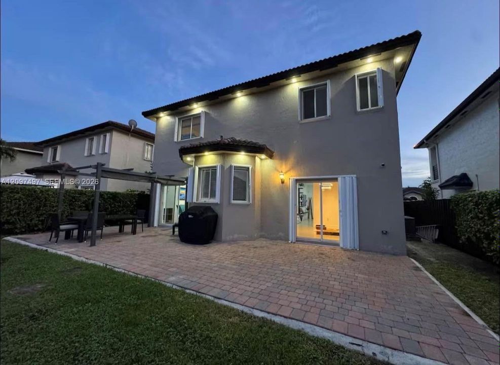 For Rent: $4,750 (4 beds, 2 baths, 2028 Square Feet)