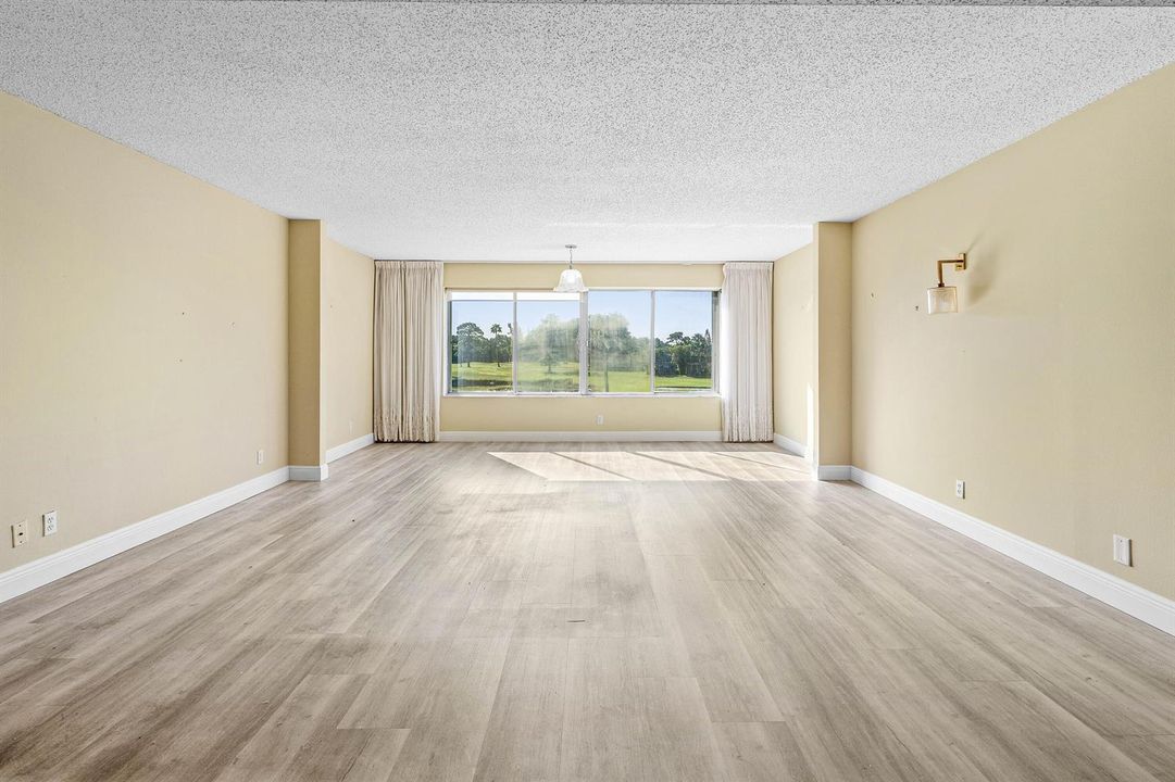 003-676810thAvenueNorth-216-LakeWorth-FL