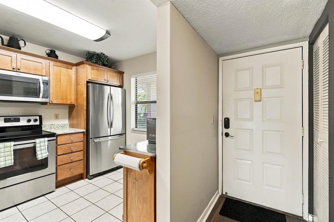 Entrance/Kitchen