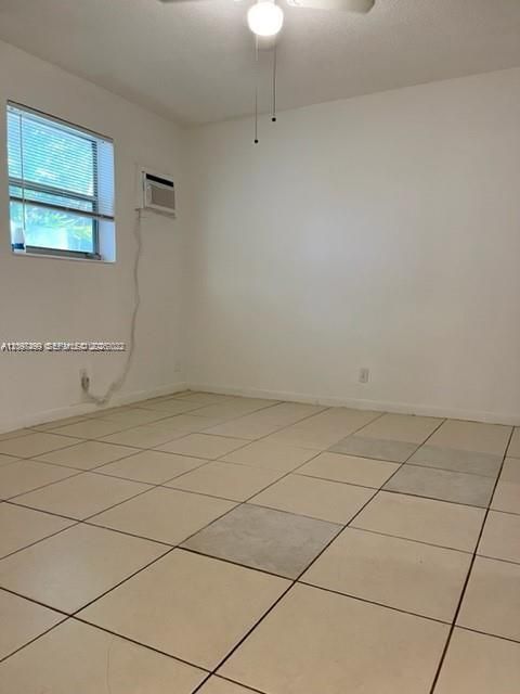 For Rent: $1,350 (1 beds, 1 baths, 550 Square Feet)