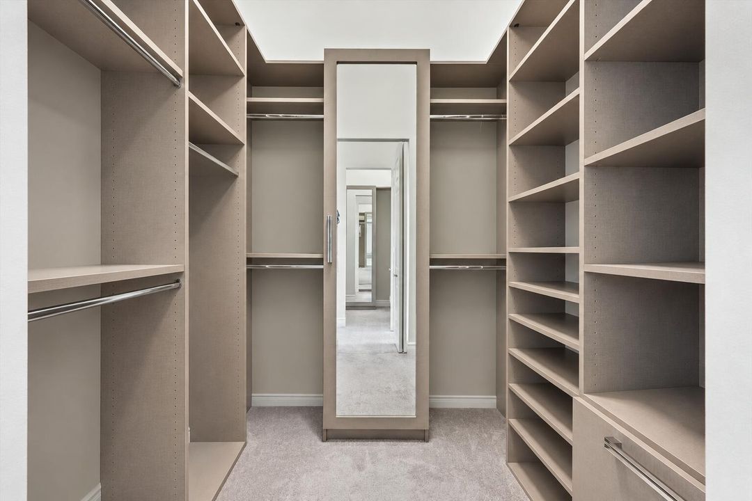 Pristine empty walk-in closet (1)