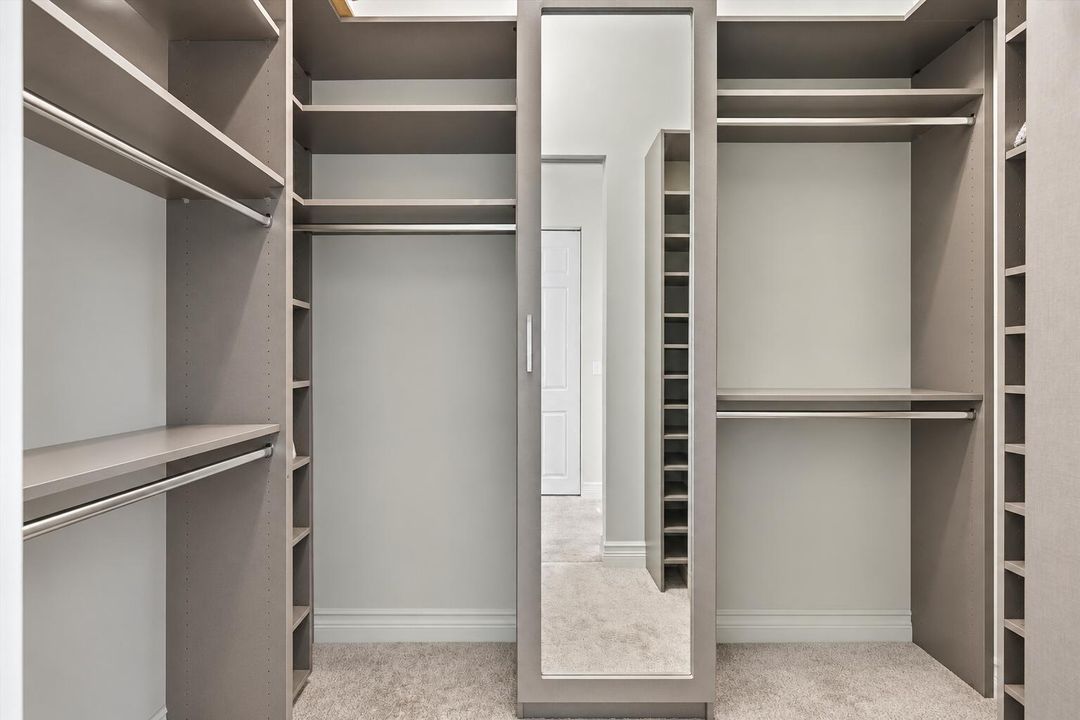 Pristine empty walk-in closet