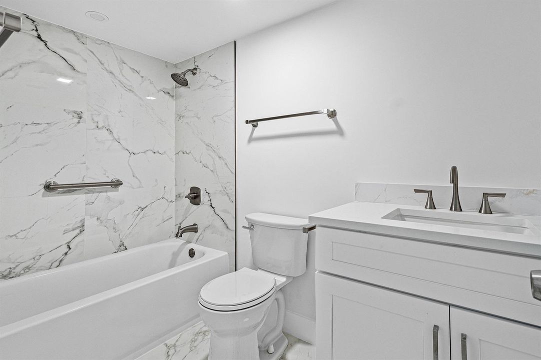 019-6585KensingtonLane-207-DelrayBeach-F