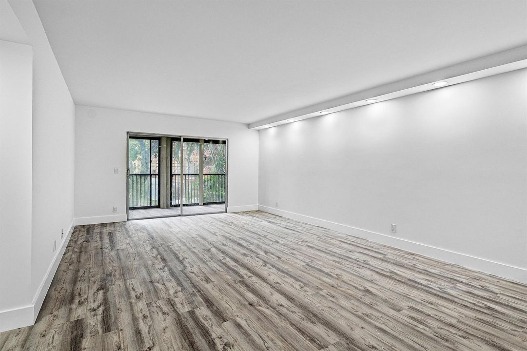 005-6585KensingtonLane-207-DelrayBeach-F