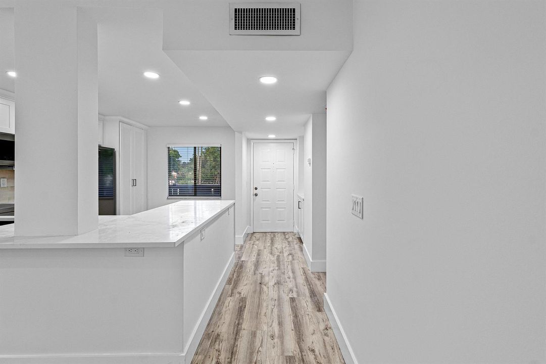 002-6585KensingtonLane-207-DelrayBeach-F