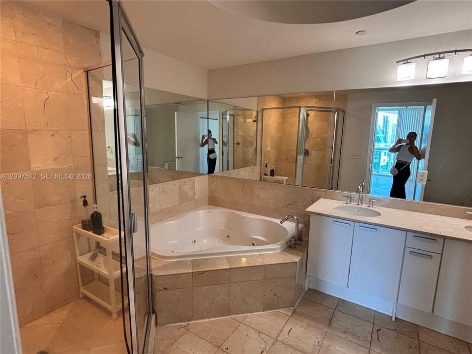 В аренду: $3,750 (2 спален, 2 ванн, 1241 Квадратных фут)