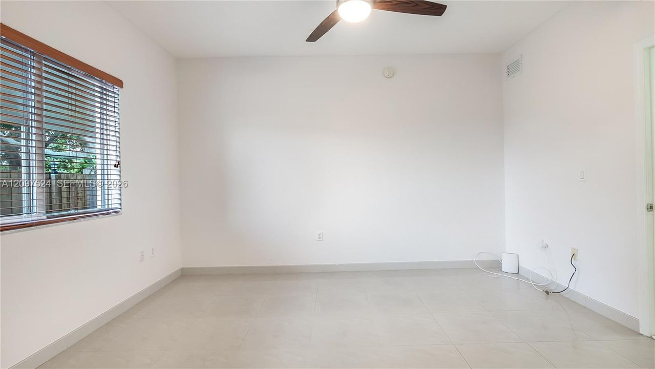 For Sale: $429,999 (3 beds, 2 baths, 1188 Square Feet)