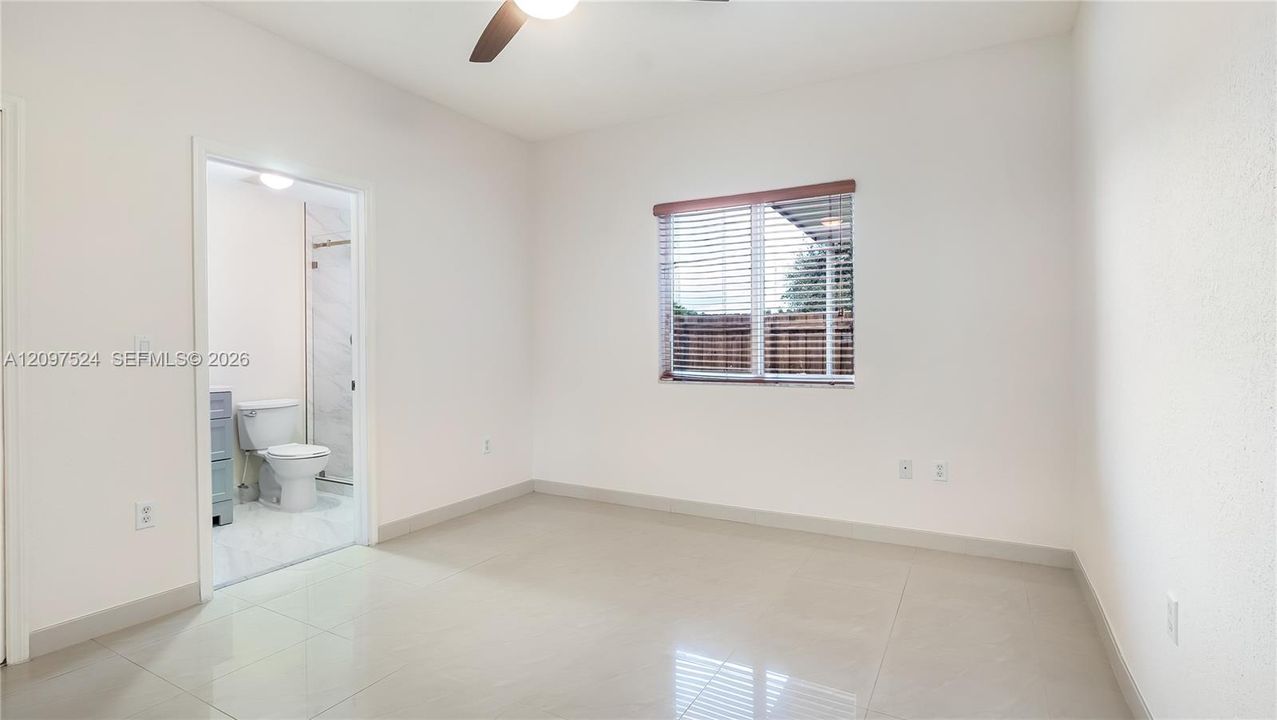 For Sale: $429,999 (3 beds, 2 baths, 1188 Square Feet)