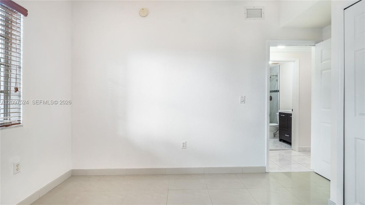 For Sale: $429,999 (3 beds, 2 baths, 1188 Square Feet)