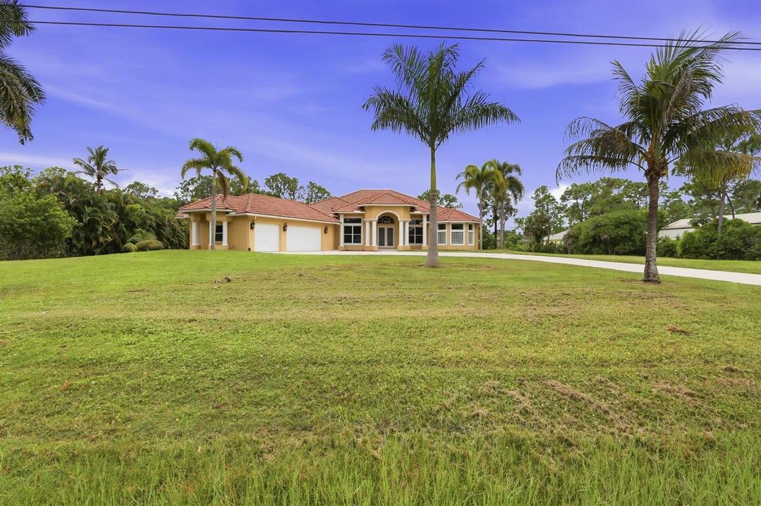 6_front exterior