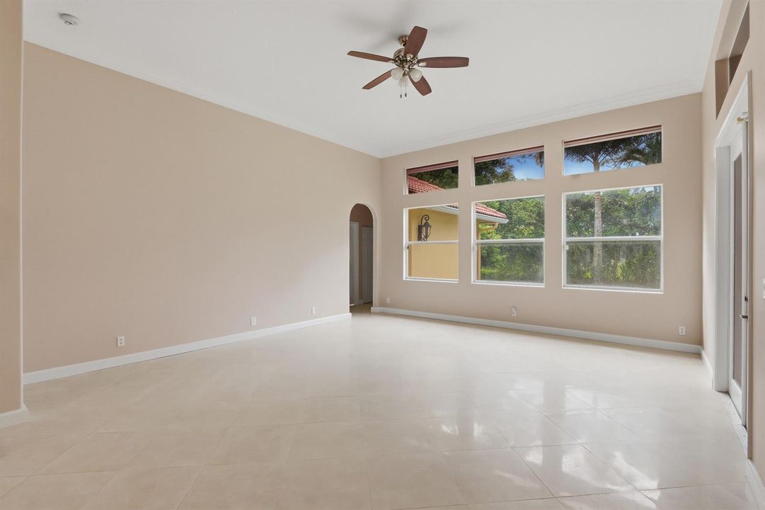16_family room