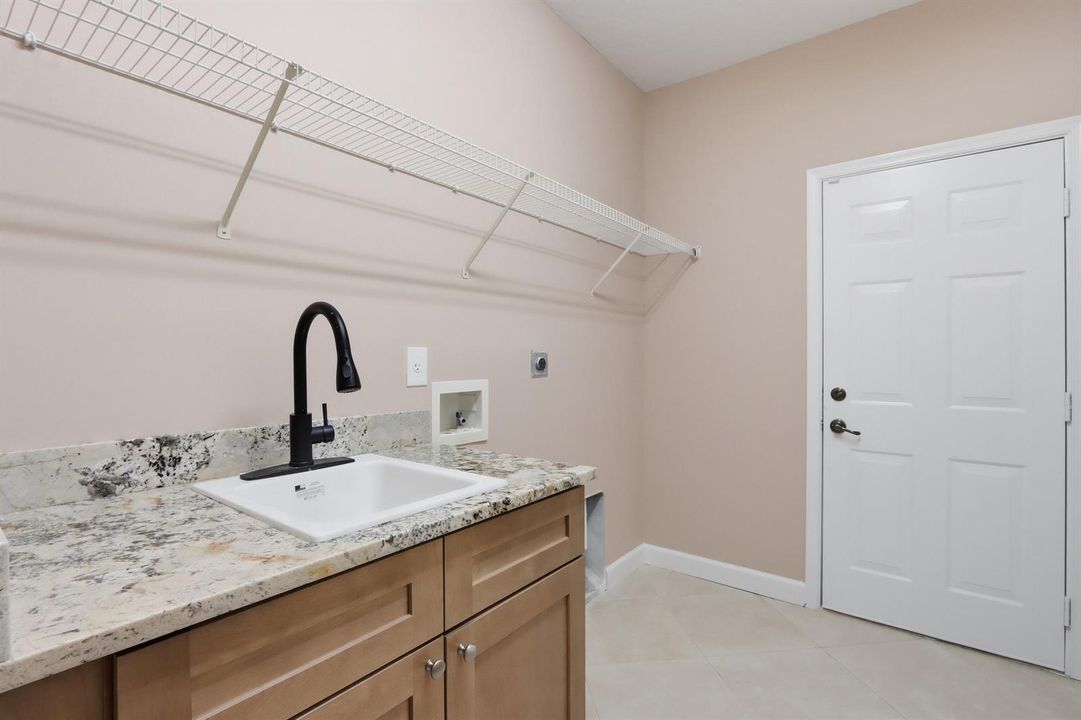 54_laundry room