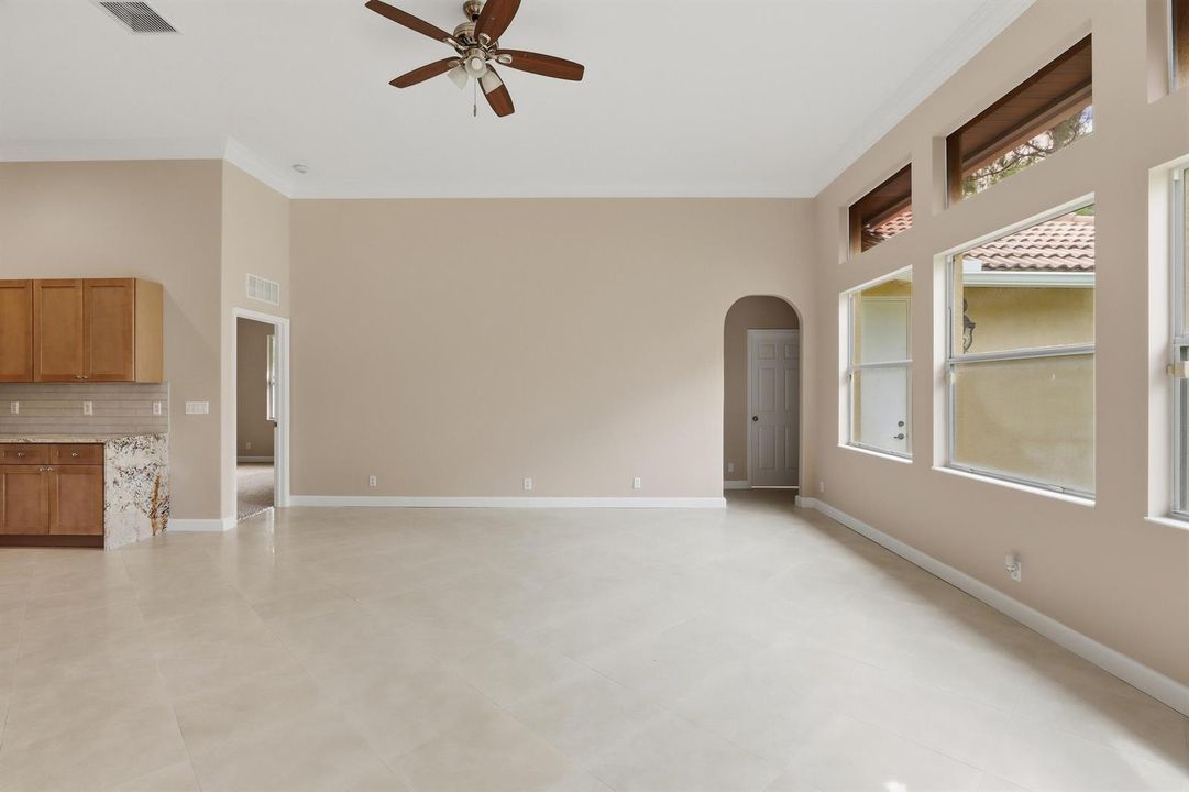 46_family room
