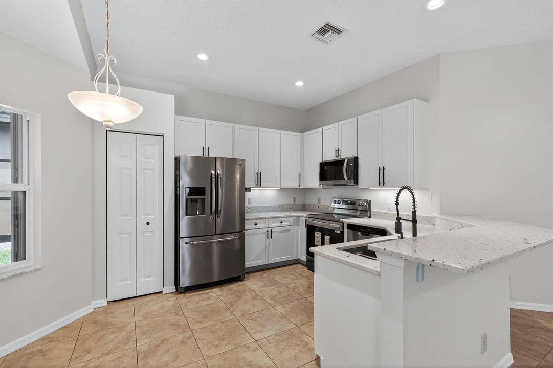 7280 SE Magellan kitchen view