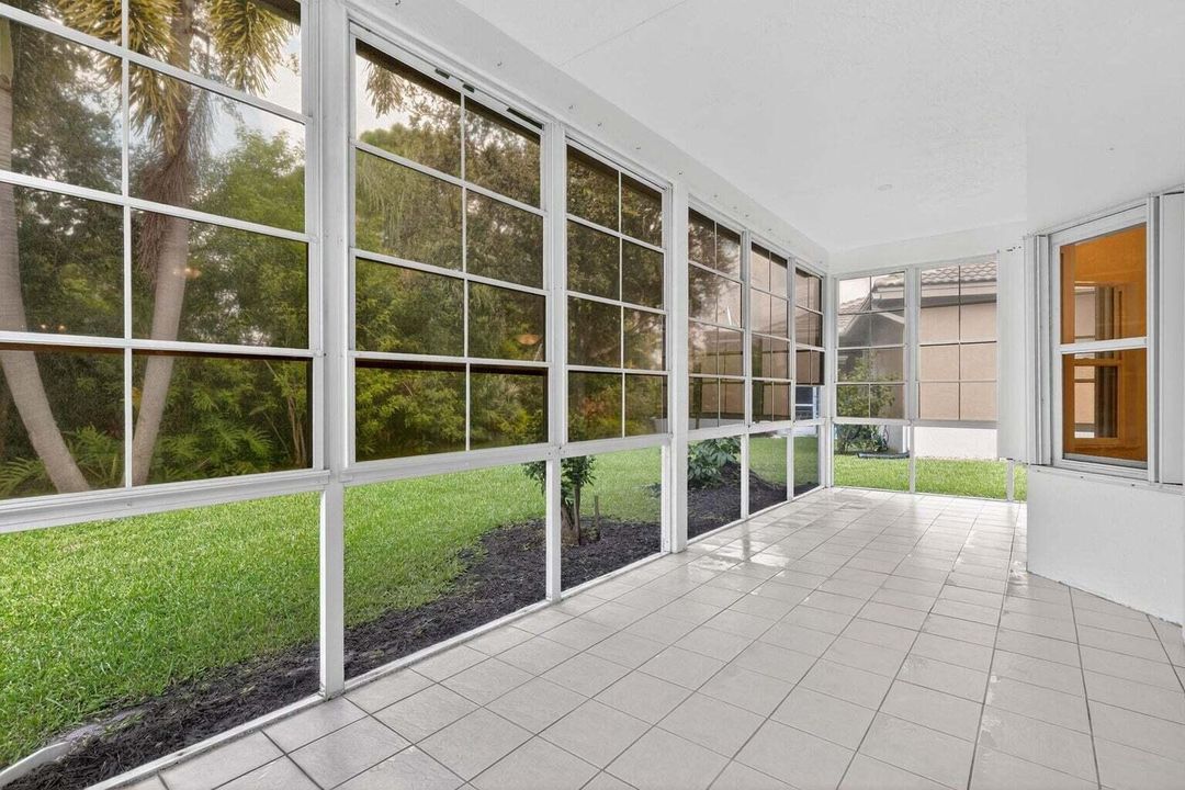 7280 SE Magellan porch nw