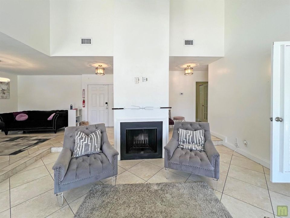 06 liv2