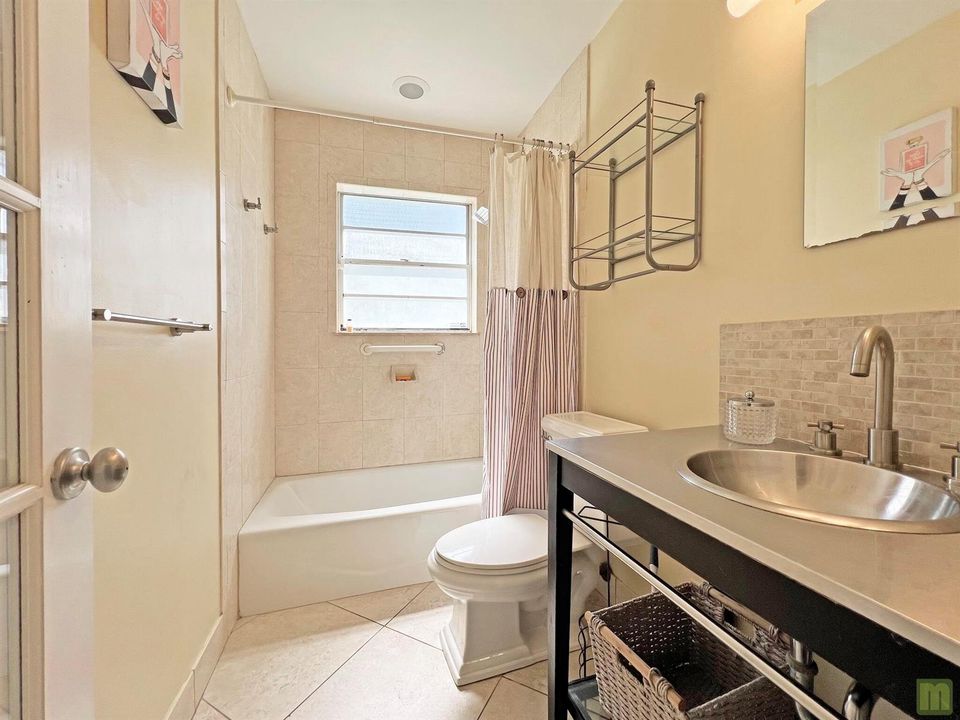 20-3 bath2