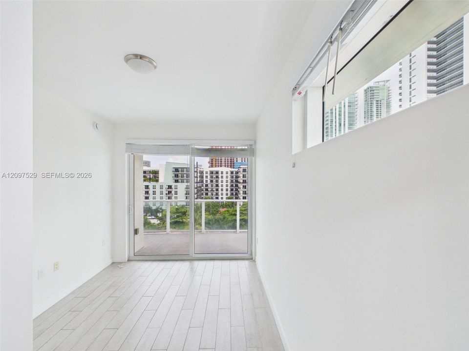 В аренду: $3,350 (2 спален, 2 ванн, 814 Квадратных фут)