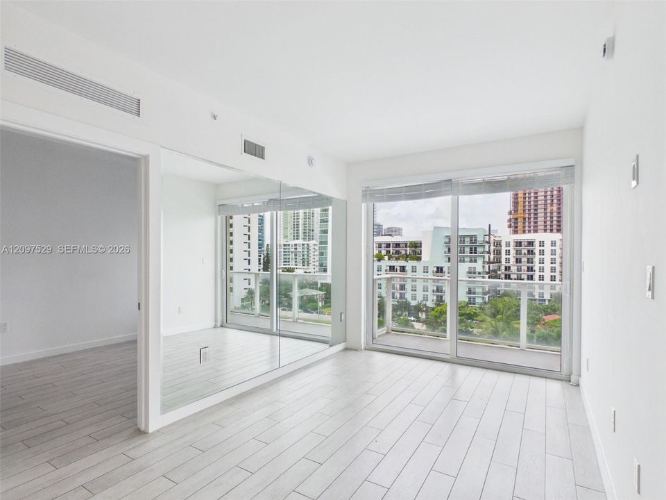 В аренду: $3,350 (2 спален, 2 ванн, 814 Квадратных фут)