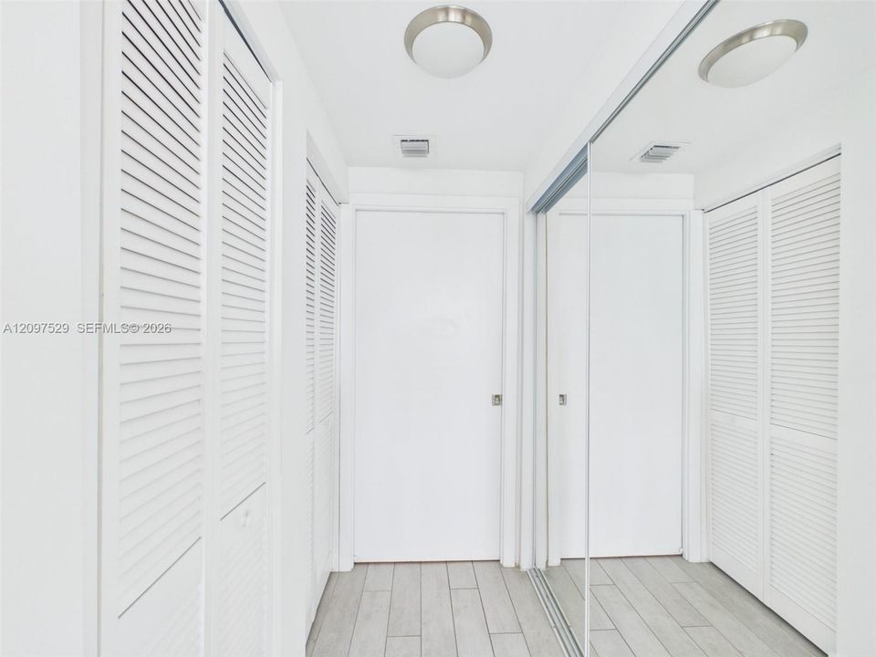 В аренду: $3,350 (2 спален, 2 ванн, 814 Квадратных фут)