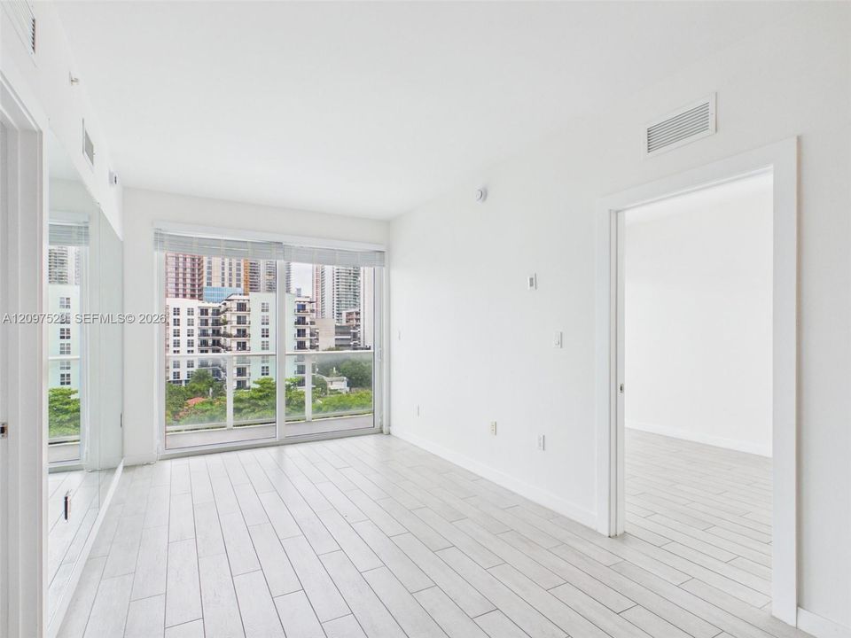 В аренду: $3,350 (2 спален, 2 ванн, 814 Квадратных фут)