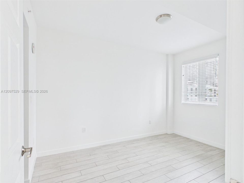 В аренду: $3,350 (2 спален, 2 ванн, 814 Квадратных фут)