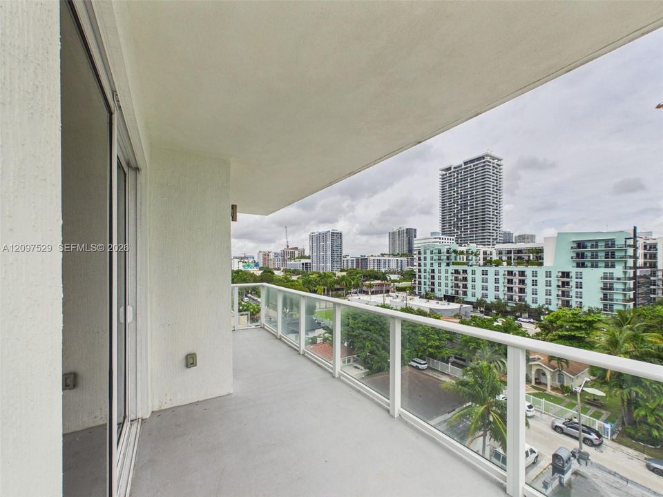 В аренду: $3,350 (2 спален, 2 ванн, 814 Квадратных фут)