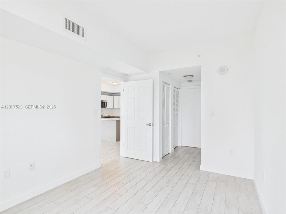 В аренду: $3,350 (2 спален, 2 ванн, 814 Квадратных фут)