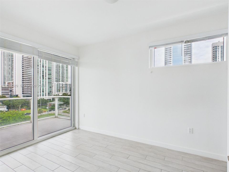 В аренду: $3,350 (2 спален, 2 ванн, 814 Квадратных фут)