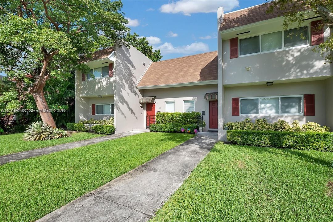 For Rent: $3,350 (3 beds, 2 baths, 1673 Square Feet)