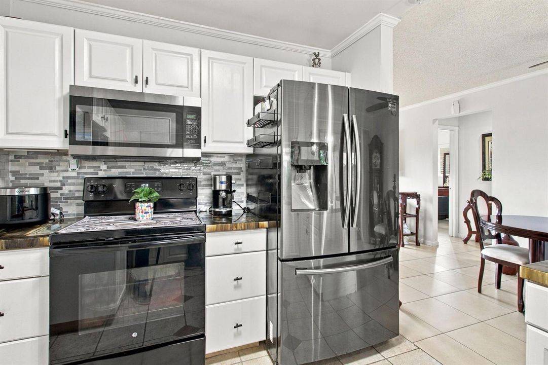 11-web-or-mls-975-nw-69th-ave