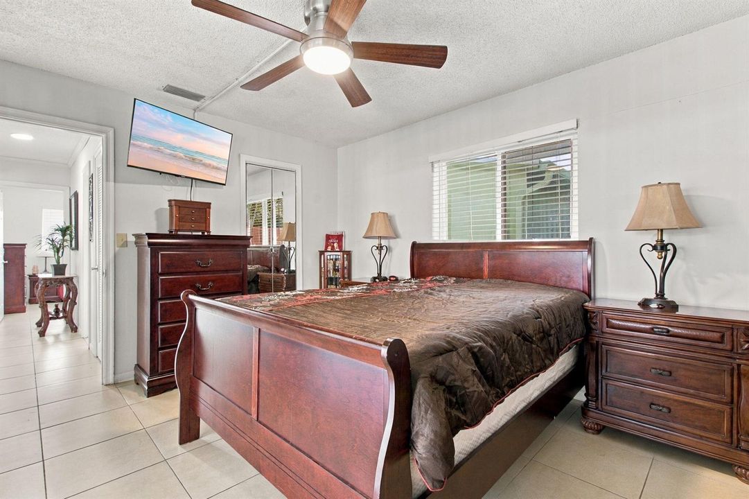 15-web-or-mls-975-nw-69th-ave