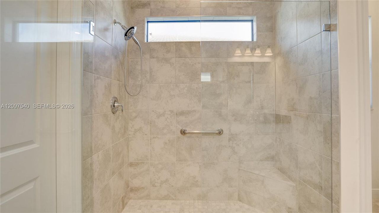На продажу: $719,999 (3 спален, 3 ванн, 2200 Квадратных фут)