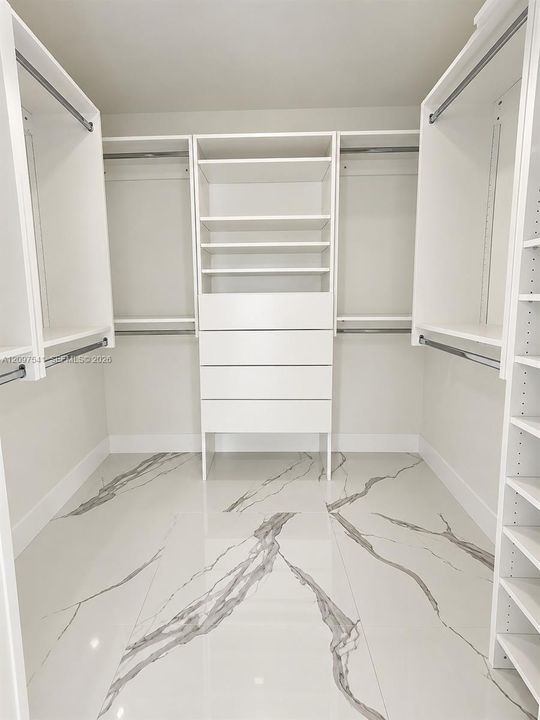 For Rent: $4,000 (3 beds, 2 baths, 1588 Square Feet)