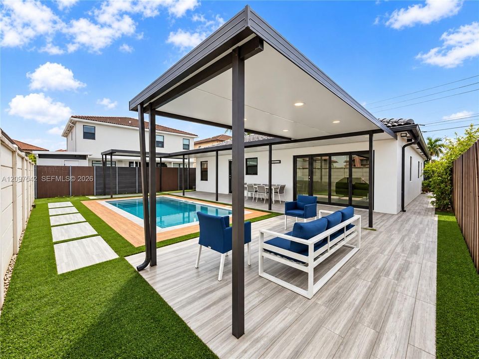For Sale: $1,100,000 (4 beds, 3 baths, 2155 Square Feet)