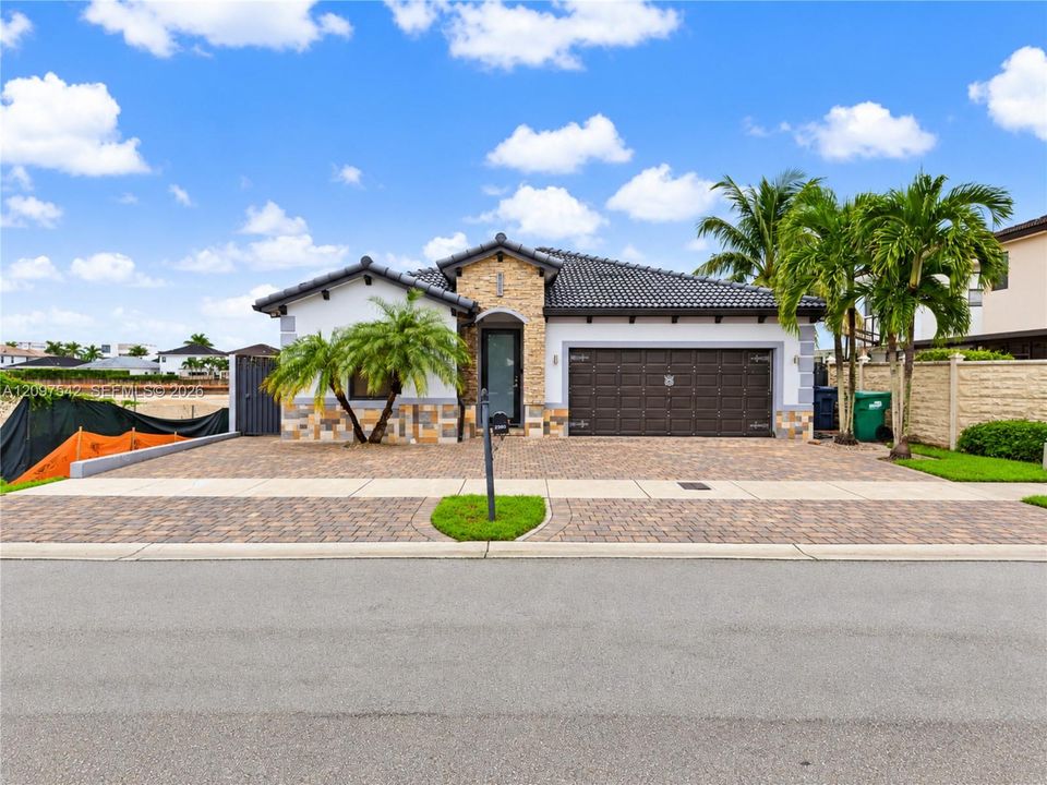 For Sale: $1,100,000 (4 beds, 3 baths, 2155 Square Feet)