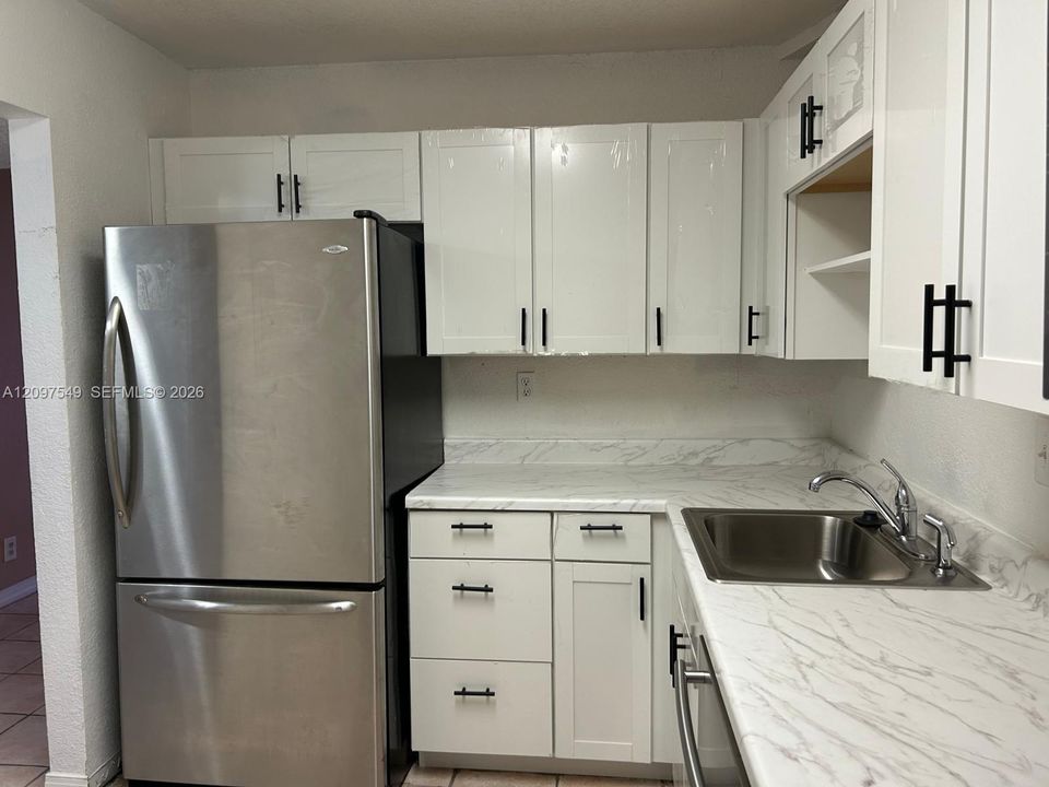For Rent: $1,750 (2 beds, 2 baths, 1100 Square Feet)