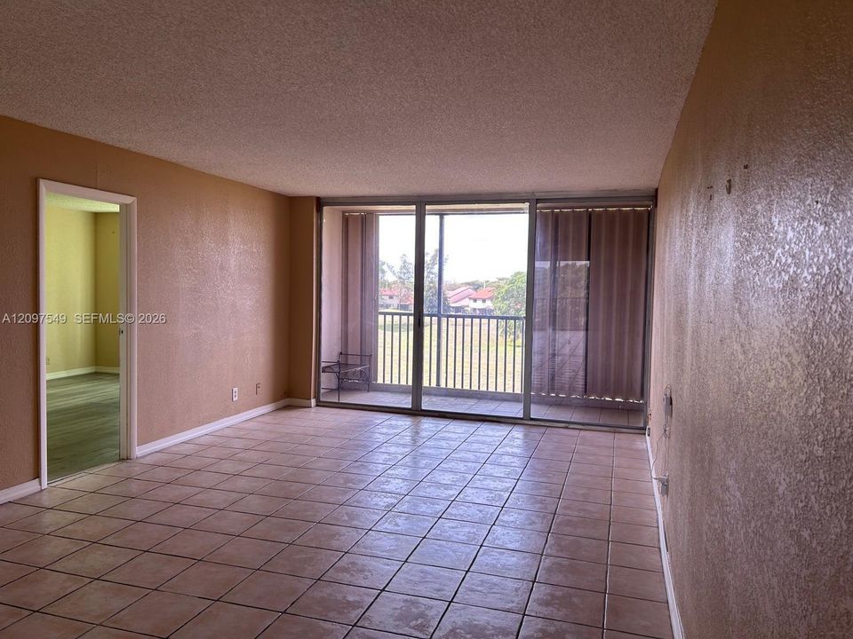 For Rent: $1,750 (2 beds, 2 baths, 1100 Square Feet)