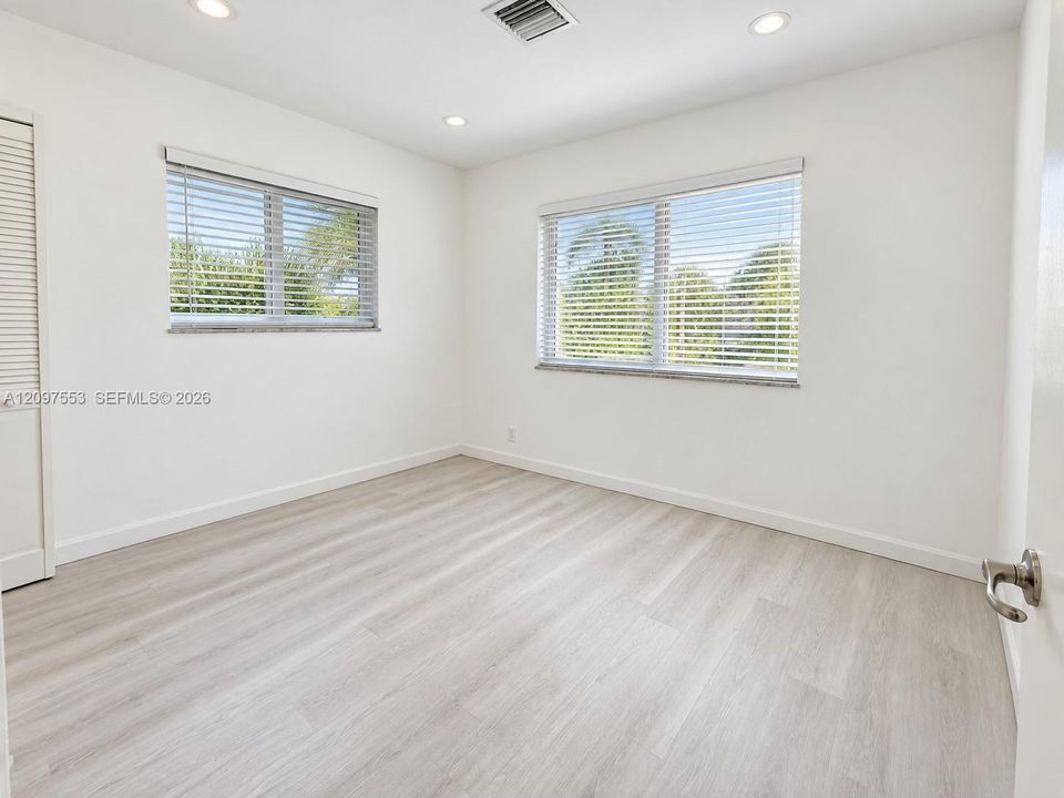 For Rent: $2,500 (2 beds, 2 baths, 1200 Square Feet)