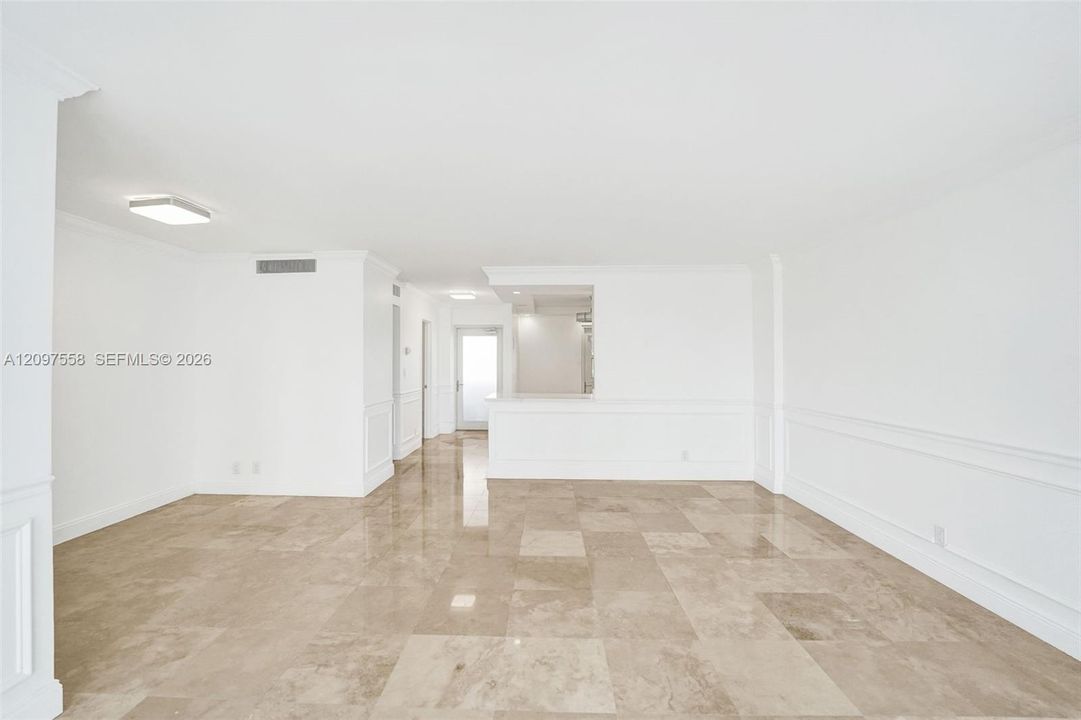 На продажу: $329,999 (1 спален, 1 ванн, 1103 Квадратных фут)