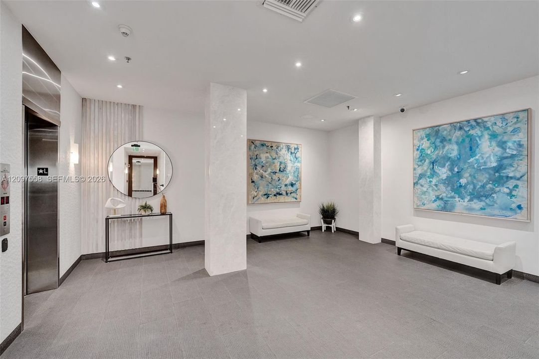 На продажу: $329,999 (1 спален, 1 ванн, 1103 Квадратных фут)