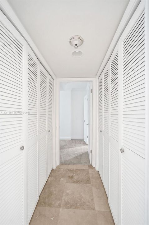 На продажу: $329,999 (1 спален, 1 ванн, 1103 Квадратных фут)