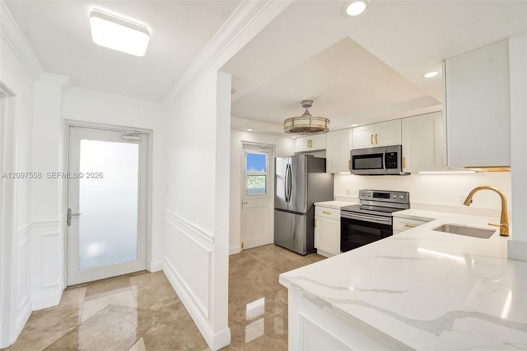 На продажу: $329,999 (1 спален, 1 ванн, 1103 Квадратных фут)