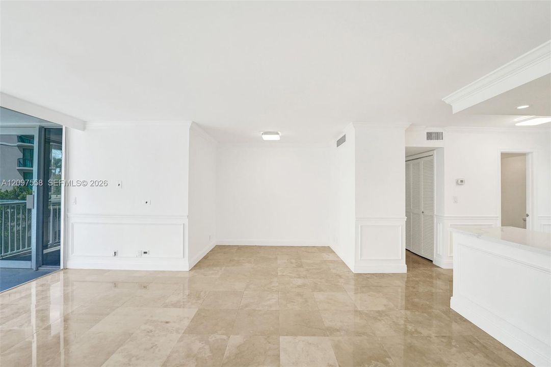 На продажу: $329,999 (1 спален, 1 ванн, 1103 Квадратных фут)