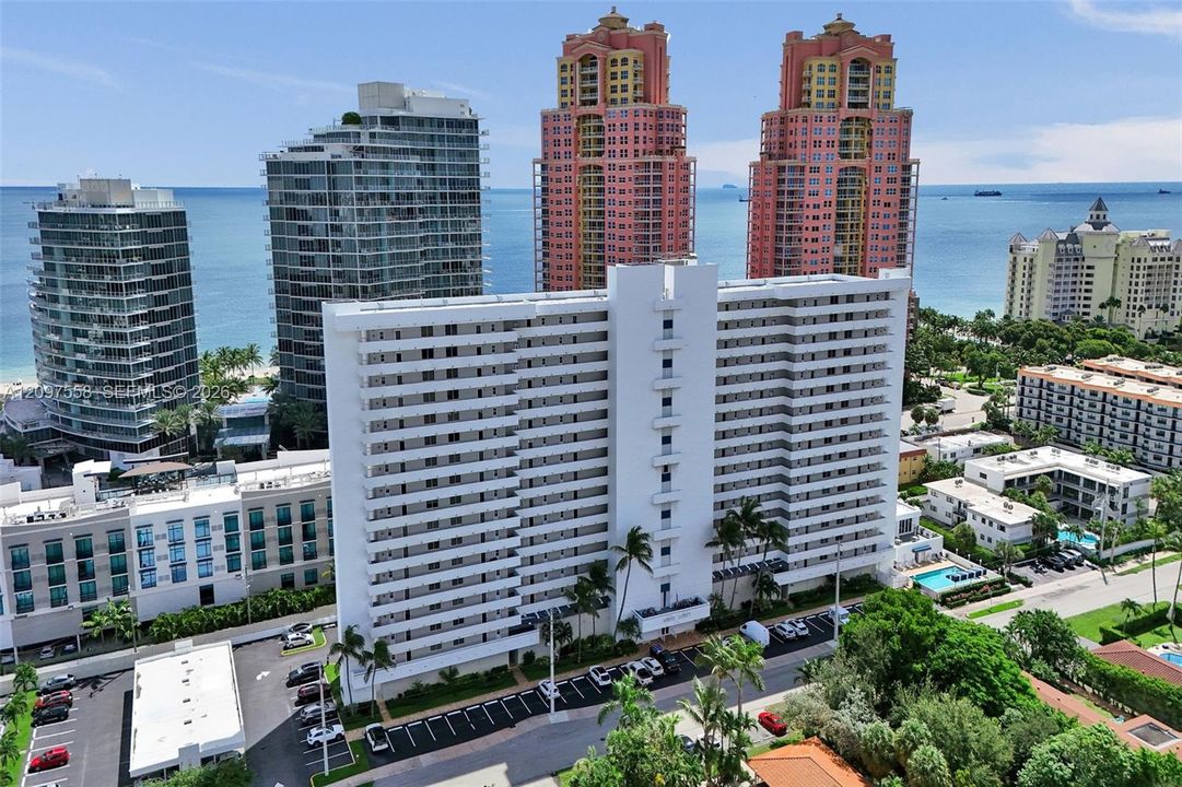 На продажу: $329,999 (1 спален, 1 ванн, 1103 Квадратных фут)