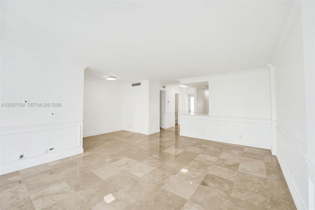 На продажу: $329,999 (1 спален, 1 ванн, 1103 Квадратных фут)