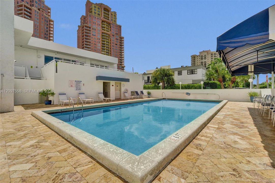 На продажу: $329,999 (1 спален, 1 ванн, 1103 Квадратных фут)