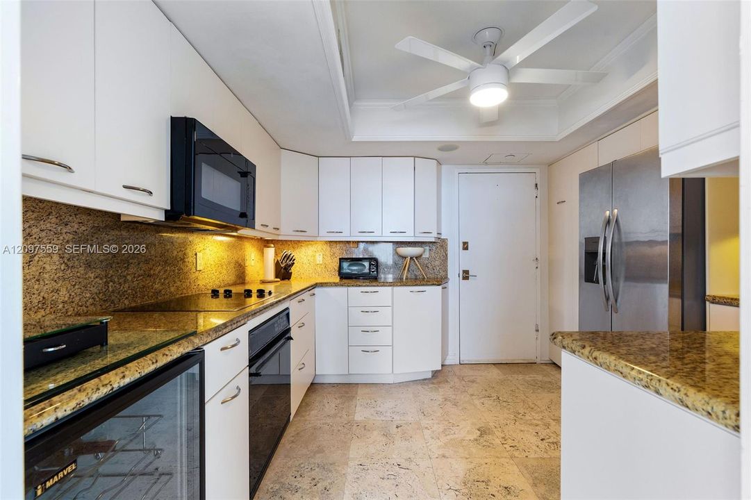 For Sale: $1,290,000 (2 beds, 2 baths, 1350 Square Feet)