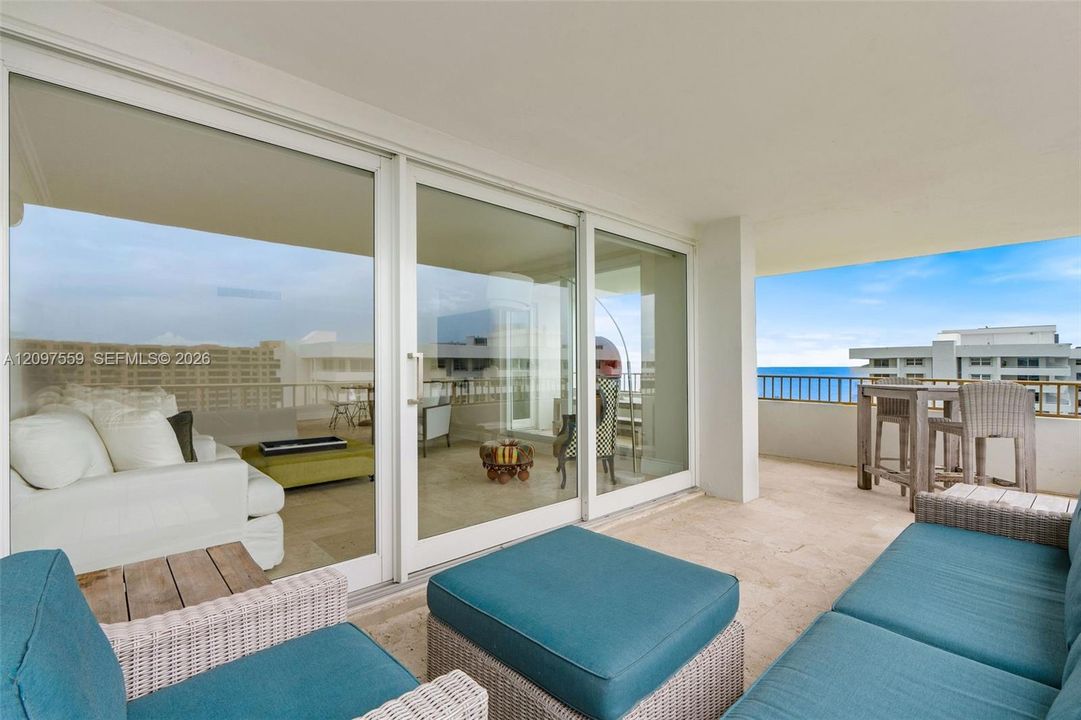 For Sale: $1,290,000 (2 beds, 2 baths, 1350 Square Feet)