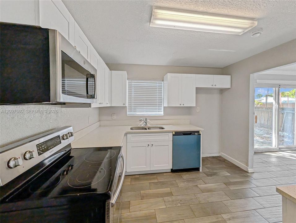 For Sale: $435,000 (3 beds, 2 baths, 1248 Square Feet)